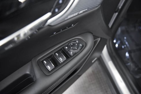 Used 2025 Cadillac XT6 Premium Luxury image 10