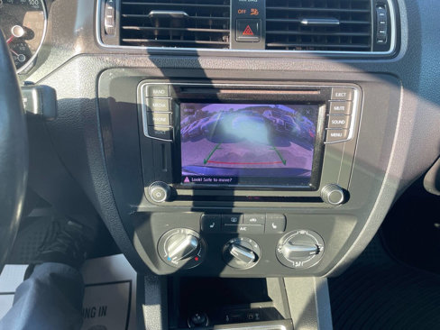 Used 2017 Volkswagen Jetta SE image 19