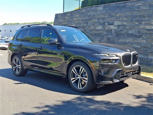 New 2026 BMW X7 M60i image 1