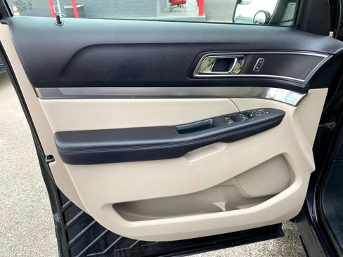 Used 2019 Ford Explorer XLT image 15