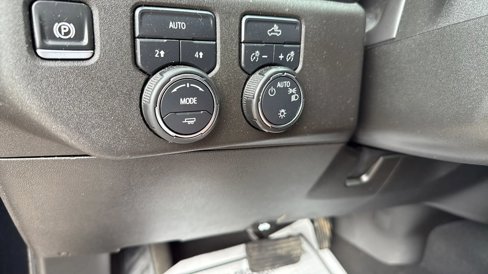 Used 2025 Chevrolet Silverado 1500 LT image 17