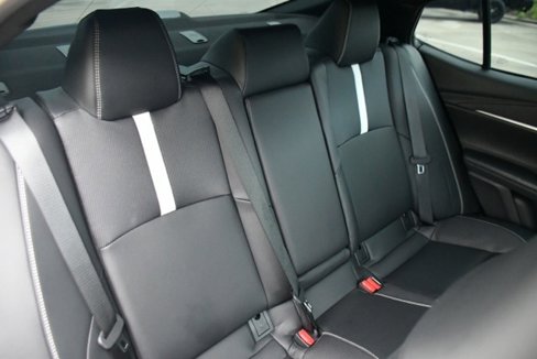 Used 2025 Toyota Camry SE image 14