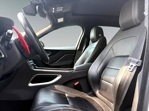 Used 2019 Jaguar F-PACE R-Sport image 9