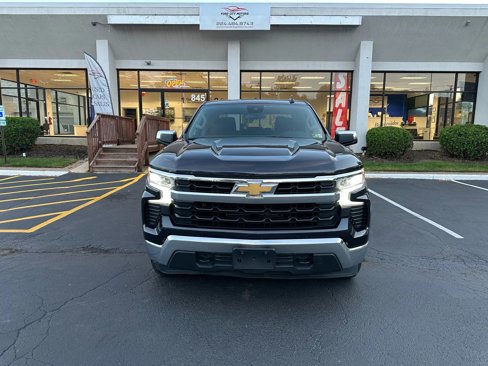 Used 2022 Chevrolet Silverado 1500 LT image 2