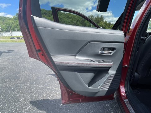 Used 2025 Nissan Kicks SR w/ Illumination Package image 20