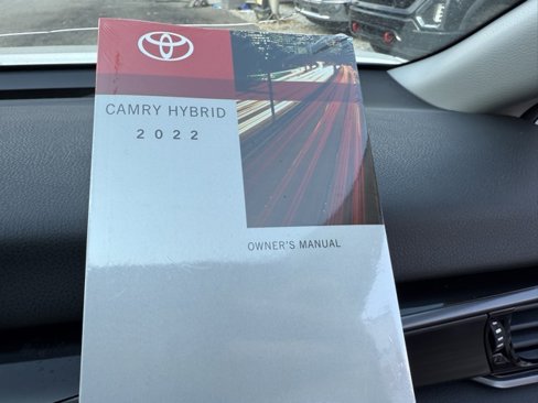 Used 2022 Toyota Camry XLE image 15