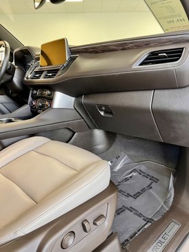 Used 2021 Chevrolet Tahoe LT w/ LT Signature Package image 12