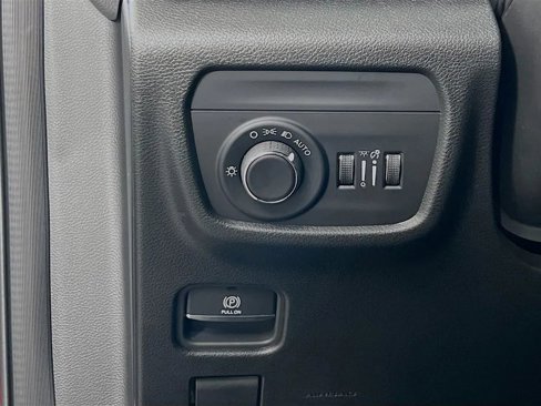 New 2025 Jeep Grand Cherokee L Altitude image 11