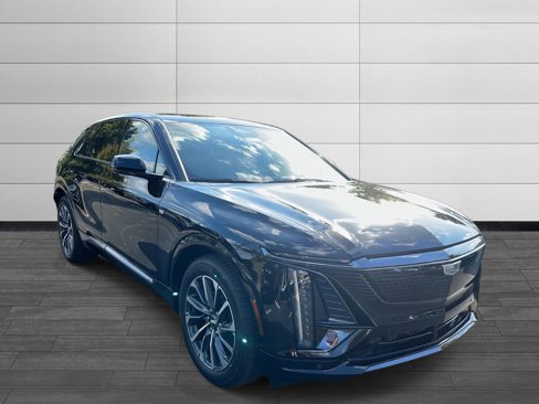 New 2026 Cadillac Lyriq Sport image 7