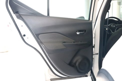 Used 2019 Nissan Kicks SV image 19