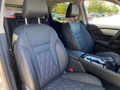 New 2026 Nissan Rogue Platinum image 9