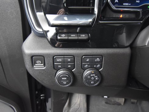 Used 2024 Chevrolet Silverado 1500 High Country image 35