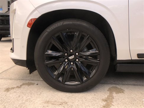 Certified 2022 Cadillac Escalade ESV Sport w/ Touring Package image 2