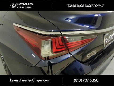 Used 2024 Lexus ES 350 w/ Premium Package image 7