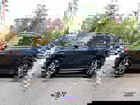 Used 2021 Mercedes-Benz GLE 350 4MATIC w/ Premium Package image 4