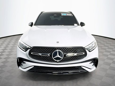 Used 2025 Mercedes-Benz GLC 300 4MATIC image 2