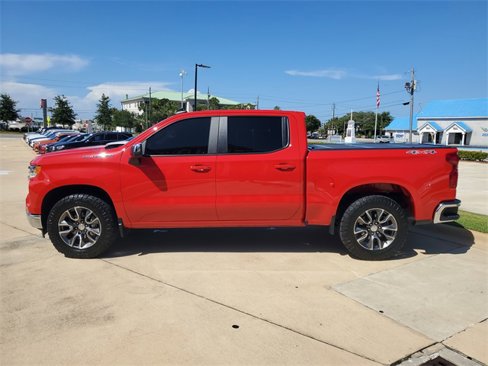 Used 2024 Chevrolet Silverado 1500 LT image 2