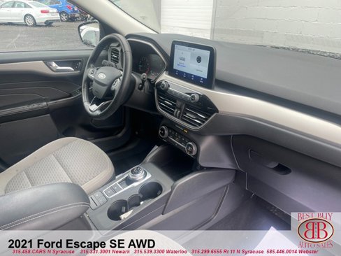 Used 2021 Ford Escape SE w/ Cold Weather Package image 9
