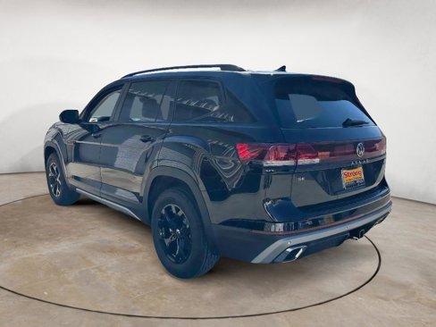 New 2025 Volkswagen Atlas Peak Edition SE image 5