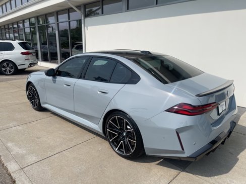 Used 2025 BMW M5 w/ Carbon Package image 6