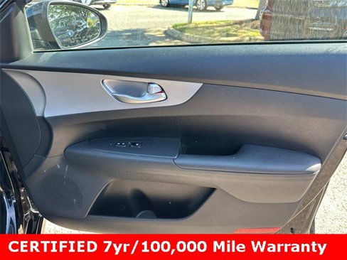 Used 2023 Kia Forte LXS image 8