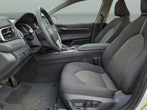 Used 2024 Toyota Camry LE image 19