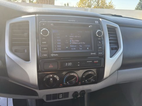 Used 2012 Toyota Tacoma PreRunner image 28