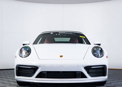 Used 2023 Porsche 911 Carrera image 3