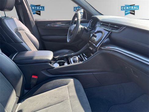 Certified 2023 Jeep Grand Cherokee Altitude image 16