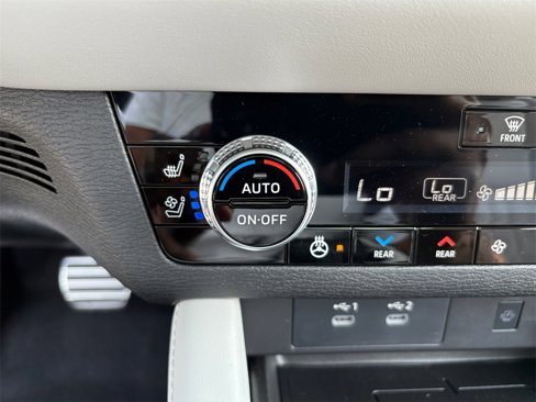 New 2025 Mitsubishi Outlander SEL image 6