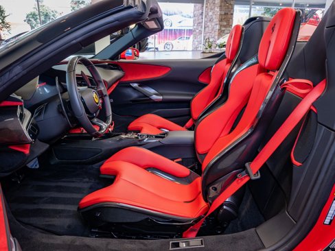 Used 2023 Ferrari SF90 Spider image 10