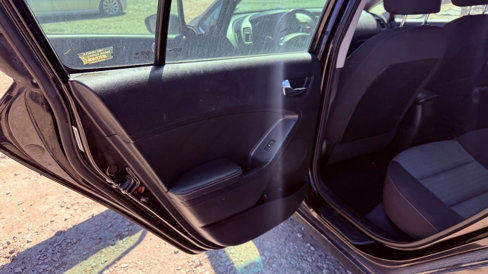 Used 2014 Kia Forte EX image 12