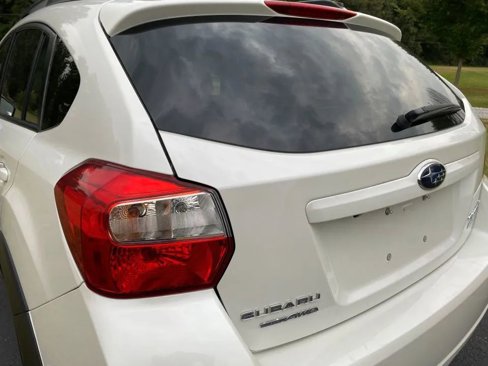 Used 2017 Subaru Crosstrek 2.0i Premium w/ Moonroof Package image 6