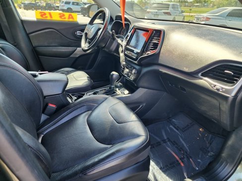 Used 2019 Jeep Cherokee Limited image 17