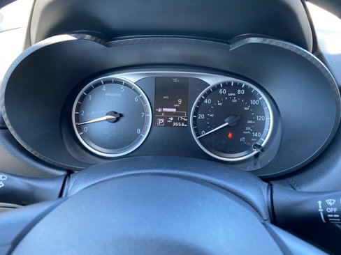 Used 2025 Nissan Versa S w/ Trunk Package image 13