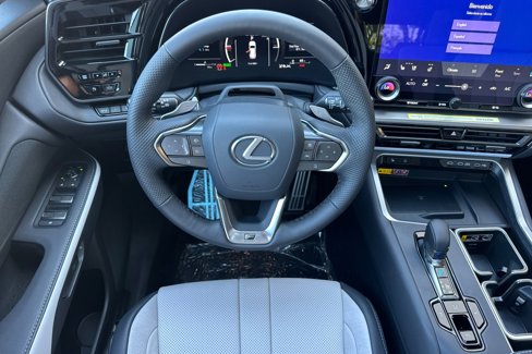 New 2026 Lexus TX 500h AWD image 25