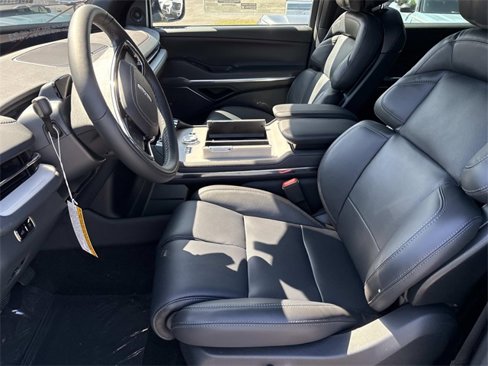 New 2025 Lincoln Navigator L Reserve w/ Jet Appearance Package image 23