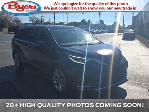 Used 2021 Toyota Sienna Platinum image 1