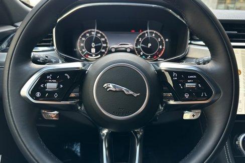 Used 2025 Jaguar F-PACE R-Dynamic S image 27