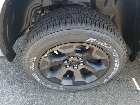 New 2025 RAM 1500 4x4 Crew Cab image 19