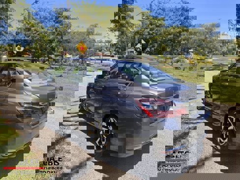 Used 2017 Honda Accord EX-L image 5
