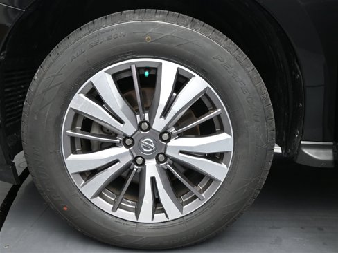Used 2020 Nissan Pathfinder SV image 17