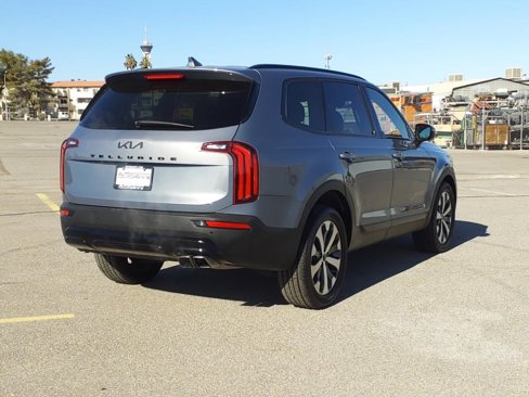 Used 2022 Kia Telluride SX w/ SX Prestige Package image 6