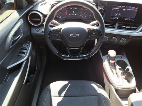 Used 2025 Chevrolet Trax RS w/ Driver Confidence Package image 11
