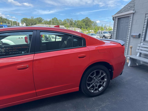 Used 2017 Dodge Charger SXT w/ Driver Confidence Group image 5
