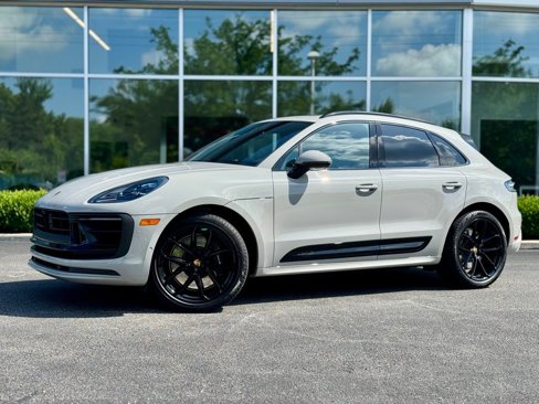 Used 2025 Porsche Macan GTS image 2