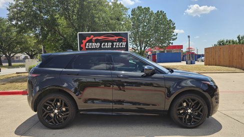 Used 2020 Land Rover Range Rover Evoque R-Dynamic SE image 7