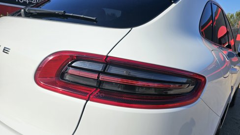 Used 2018 Porsche Macan image 9