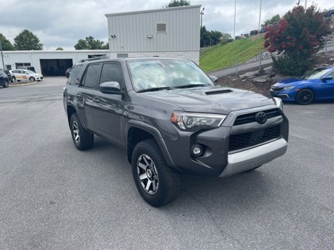 Used 2022 Toyota 4Runner TRD Off-Road image 2