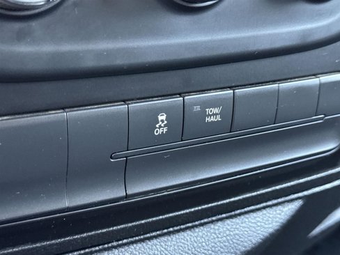 Used 2022 RAM 1500 Classic SLT image 18
